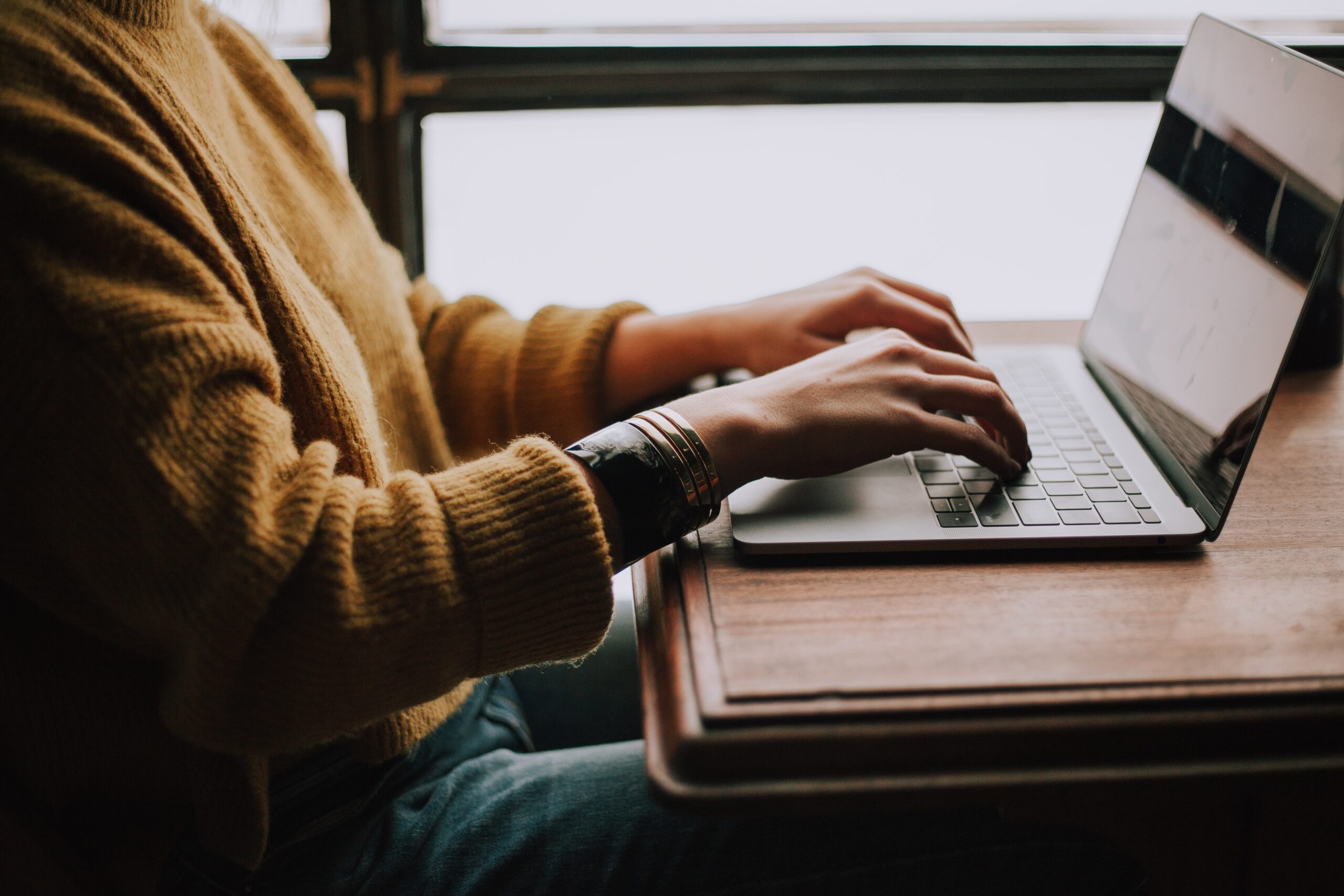 person typing copy using chat GPT